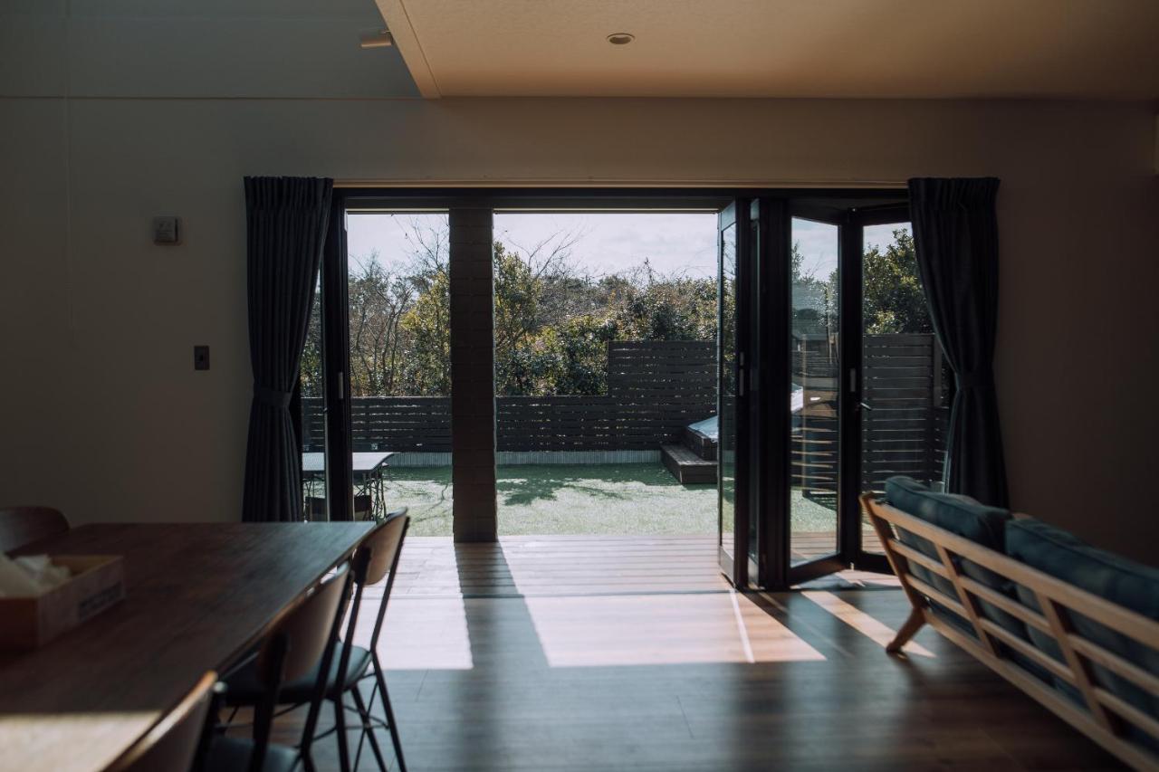 Malibu Ichinomiya: Beachfront Villa with Sauna, Jacuzzi & BBQ Ichinomiya  Exterior photo