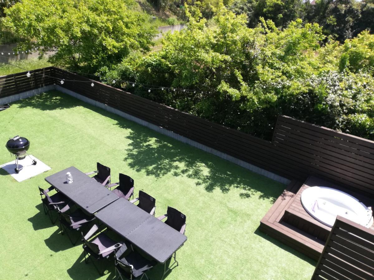 Malibu Ichinomiya: Beachfront Villa with Sauna, Jacuzzi & BBQ Ichinomiya  Exterior photo